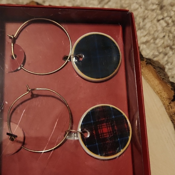Williams Sonoma Tartan Wine Charms Plaid design Set of 8 NEW - Picture 4 of 5
